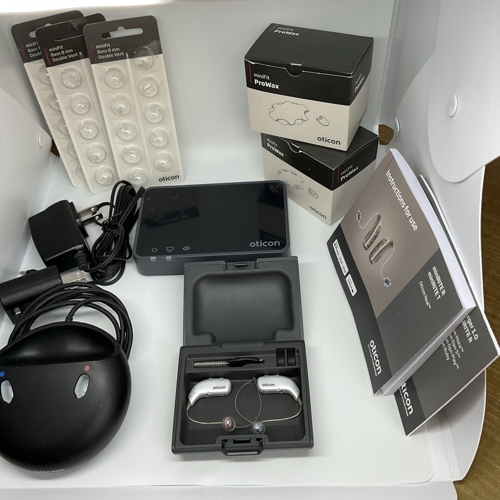 Oticon More 1 MiniRITE L/R Hearing Aids with Charger and Accessories